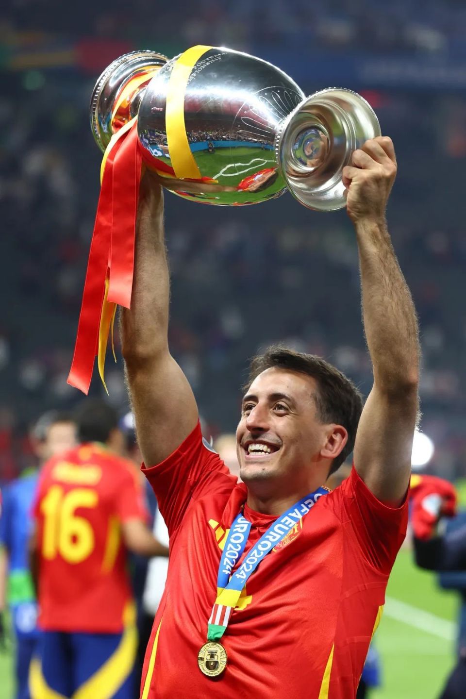 巴萨鏖战拜仁,奥亚尔萨瓦尔惊艳四座 巴萨鏖战拜仁,奥亚尔萨瓦尔惊艳四座