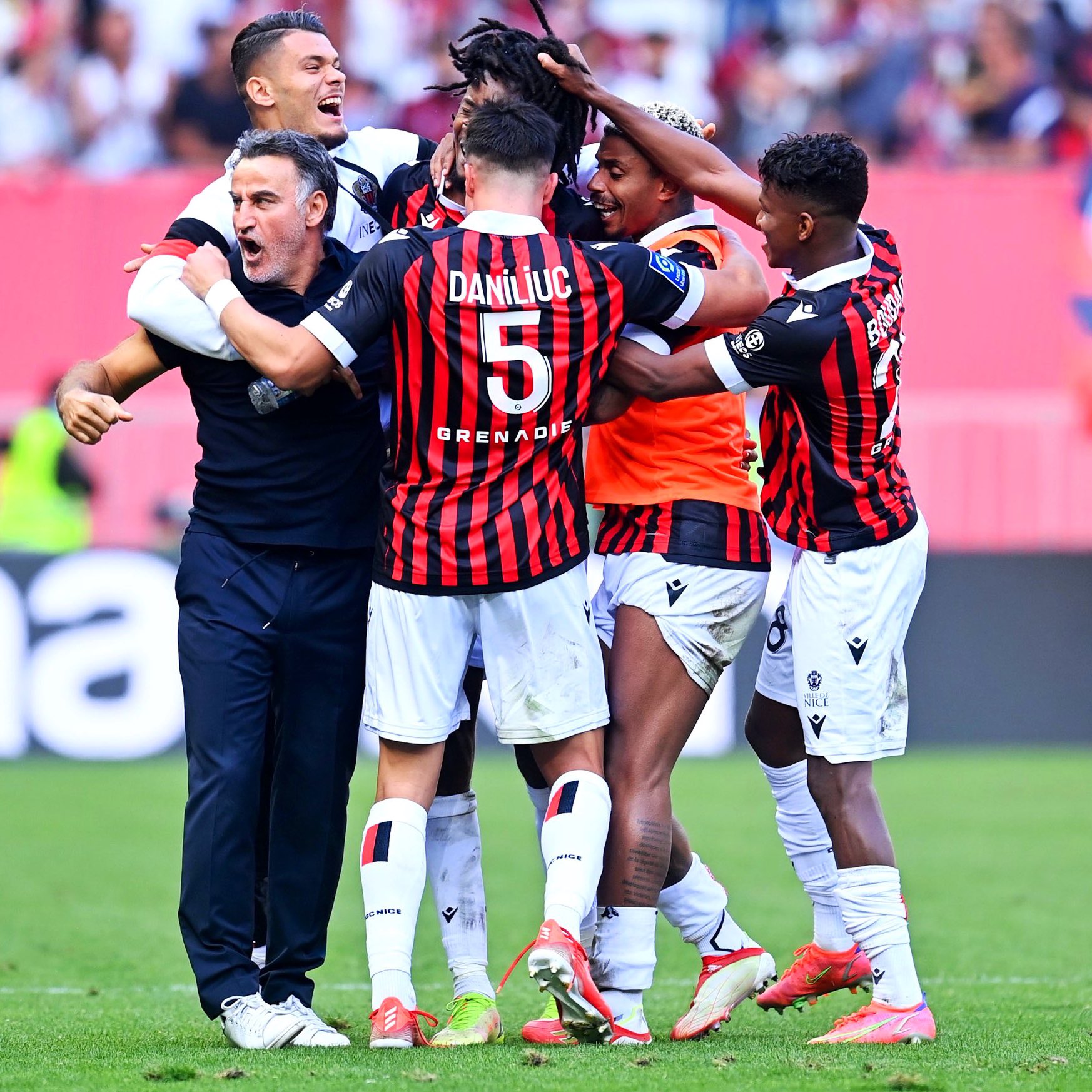 开云-里昂主场逆转胜利，球迷沸腾欢呼