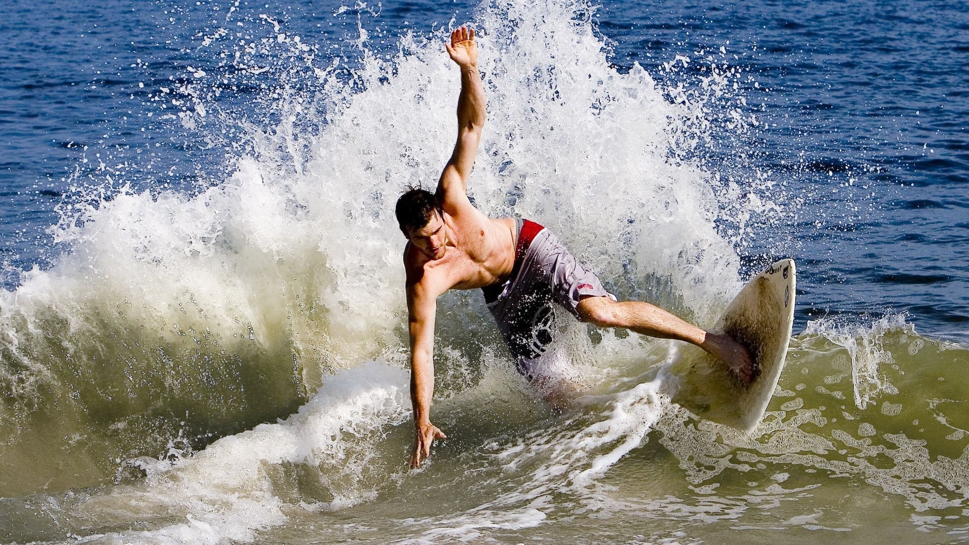 别无选择的神，门迪在悬崖边接管欧冠半决赛的九分钟